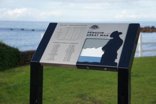 Anzac-Plaque-Penguin